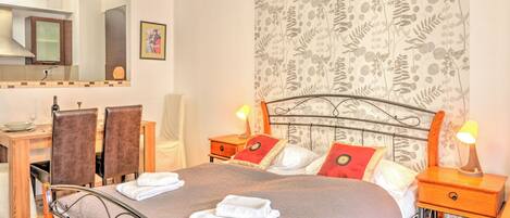 1 bedroom, iron/ironing board, WiFi, bed sheets