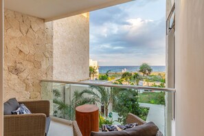 Individually furnished, laptop workspace, iron/ironing board, free WiFi - Santamar by Tao Beach Condos (Akumal)