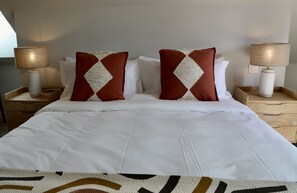 3 chambres, fer et planche à repasser, Wi-Fi gratuit, draps fournis