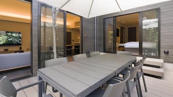 ๋ญ์
๋ฆฌ๋ฃธ, ๊ธ์ฐ, ๋ฐ๋ ค๋๋ฌผ ๋๋ฐ ๊ฐ๋ฅ (Dog-friendly, Type D) | ํ
๋ผ์ค/ํํฐ์ค