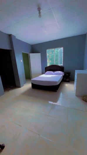 1 quarto, ferros/tábuas de passar roupa, Wi-Fi, roupa de cama