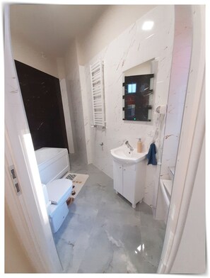 Hair dryer, towels, toilet paper - Souvenirappart Sienkiewicza 3F (Bydgoszcz)