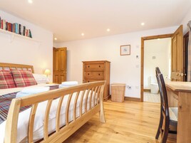 4 bedrooms, individually decorated, individually furnished, free WiFi