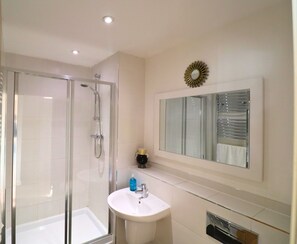 Bathtub, hair dryer