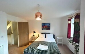 4 chambres, fer et planche à repasser