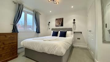 3 bedrooms, iron/ironing board