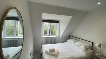 2 bedrooms, iron/ironing board