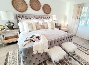 5 bedrooms, iron/ironing board, travel crib, free WiFi - Lakefront Luxury-Legoland, Lake Wales, Sebring Raceway, Disney & Hiking Nearby (FROSTPROOF)