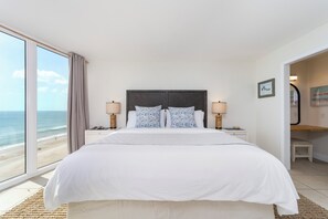 2 chambres, bureau, fer et planche à repasser, lit parapluie