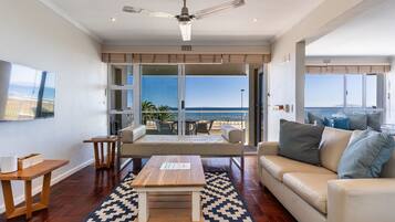 204B - Sea View 1 Bedroom | Living area