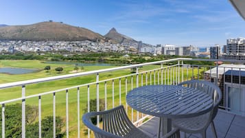 809A- Mountain View Studio | Balcony view