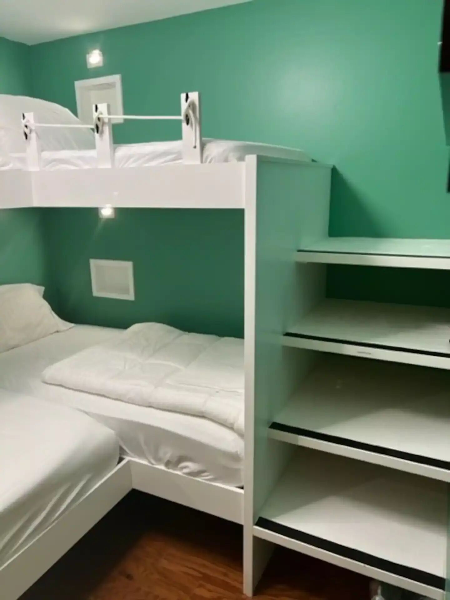 2 間睡房、熨斗/熨衫板、Wi-Fi、床單