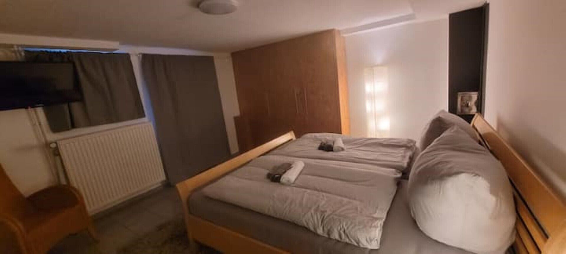 1 Schlafzimmer, Schreibtisch, WLAN
