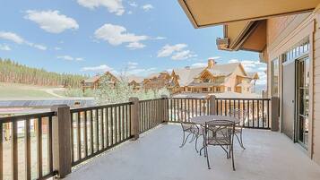 Tempat makan outdoor