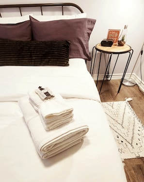4 quartos, ferros/tábuas de passar roupa, Wi-Fi, roupa de cama