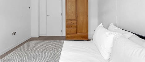 2 bedrooms, iron/ironing board