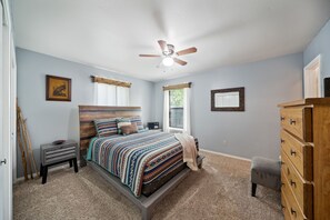 3 bedrooms, iron/ironing board, free WiFi, bed sheets