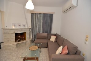 Apartment | 2 bedrooms - Nina s Apt in Ialysos Near the Beach (Rhodes)