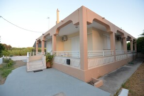 Apartment | 2 bedrooms - Nina s Apt in Ialysos Near the Beach (Rhodes)