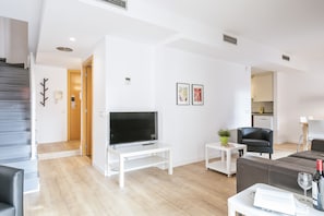 Duplex, 3 Bedrooms, Terrace | Living area