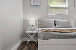 4 bedrooms, WiFi - Splashy Getaway - 15 mins to Clearwater Beach (Seminole)