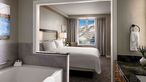 2 dormitorios, escritorio, tabla de planchar con plancha y cuna de viaje