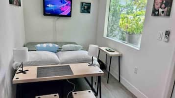 1 Schlafzimmer, Schreibtisch, Bügeleisen/Bügelbrett, kostenloses WLAN