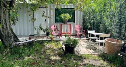Secluded Lush Miami Studio