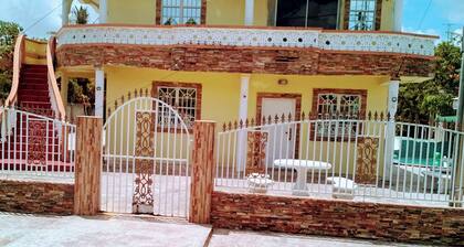 1st Floor 1-bedroom ,comfortably Sleeps 4