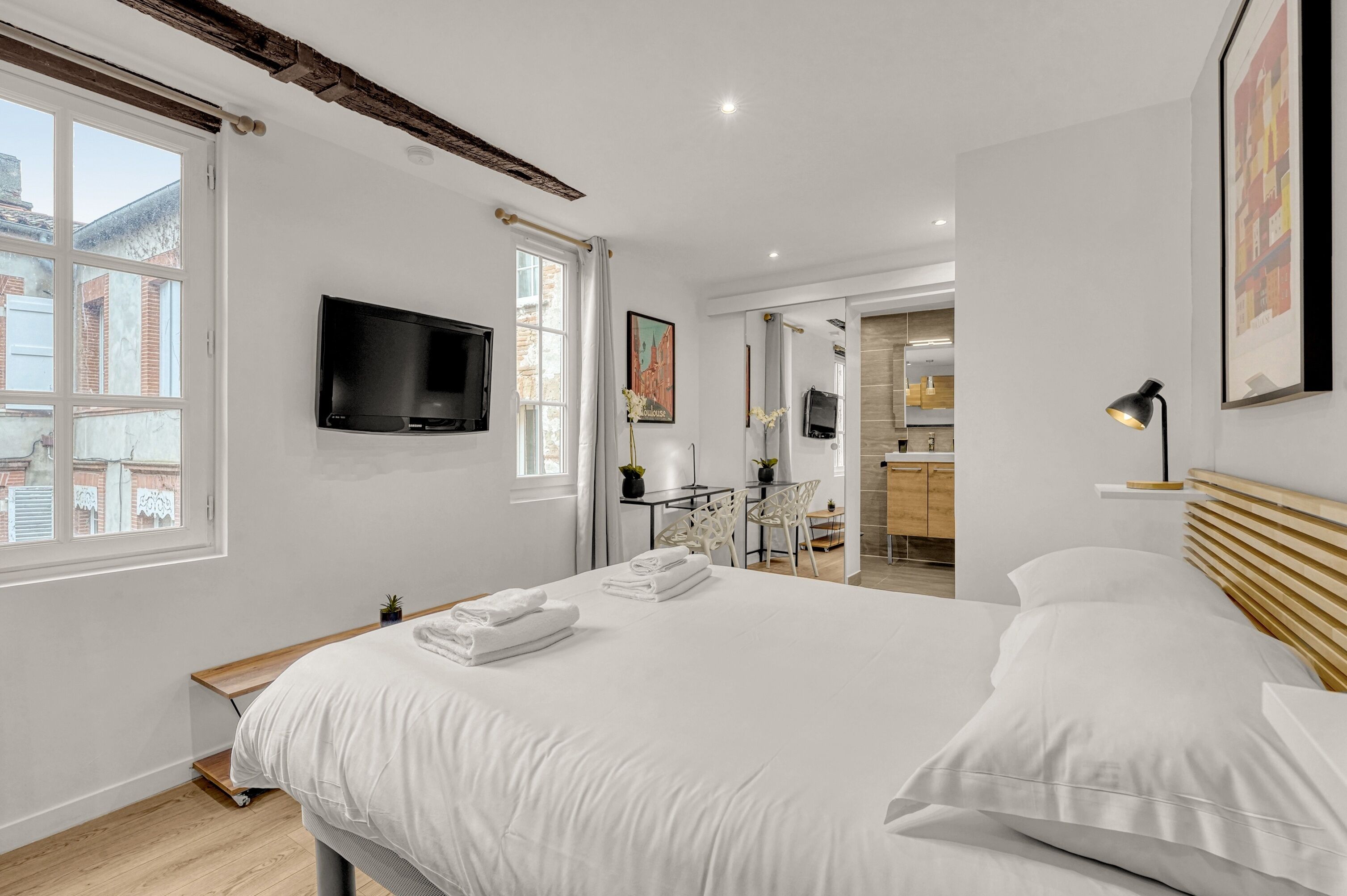 Iron/ironing board, free WiFi, bed sheets