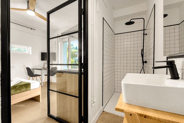 Iron/ironing board, free WiFi, bed sheets - L'Esquisse Toulousain (Toulouse)