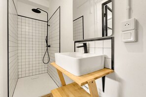 Hair dryer, towels