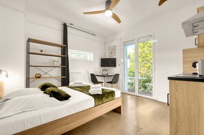 Iron/ironing board, free WiFi, bed sheets