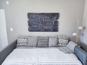 3 bedrooms, desk, iron/ironing board, free WiFi