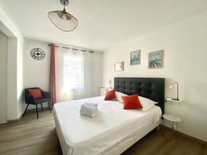 Iron/ironing board, free WiFi, bed sheets