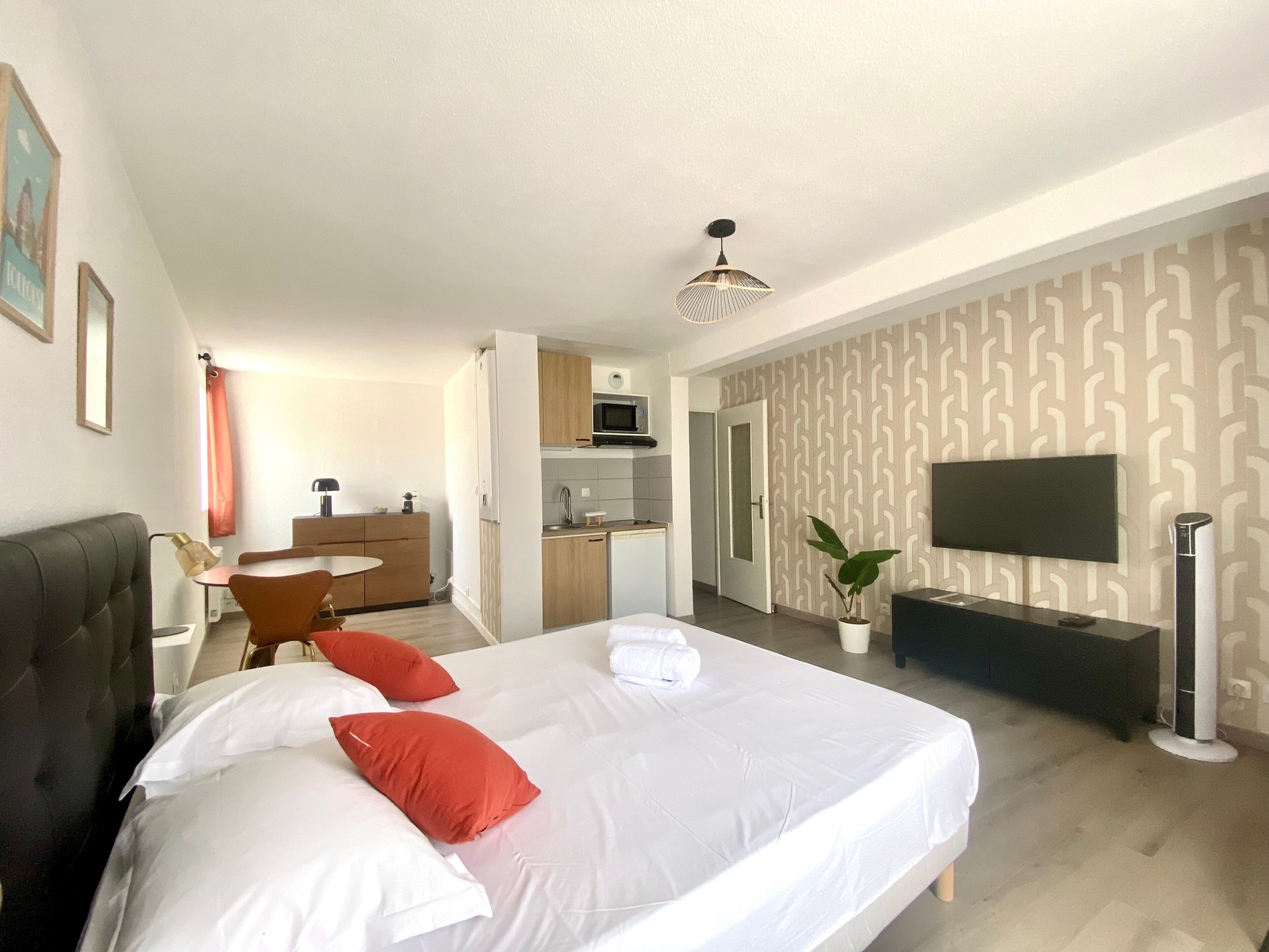 熨斗/熨衣板、免费 WiFi、床单