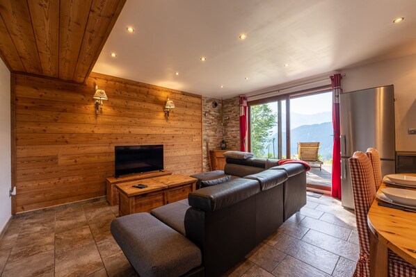 TV - Chalet le Chardon Bleu (Villarembert)