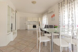 Dining - Stunning sea views (Porto Cesareo)