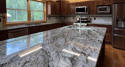 Private Cozy Cabin on 165 acres in Poconos. Pool Room, Sauna, Poker, Hunting!