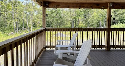 Private Cozy Cabin on 165 acres in Poconos. Pool Room, Sauna, Poker, Hunting!
