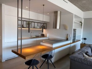 Kühlschrank, Ofen, Herdplatte, Geschirrspüler