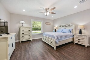 5 bedrooms, desk, iron/ironing board, free WiFi