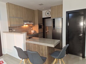 Mikroaaltouuni, liesi