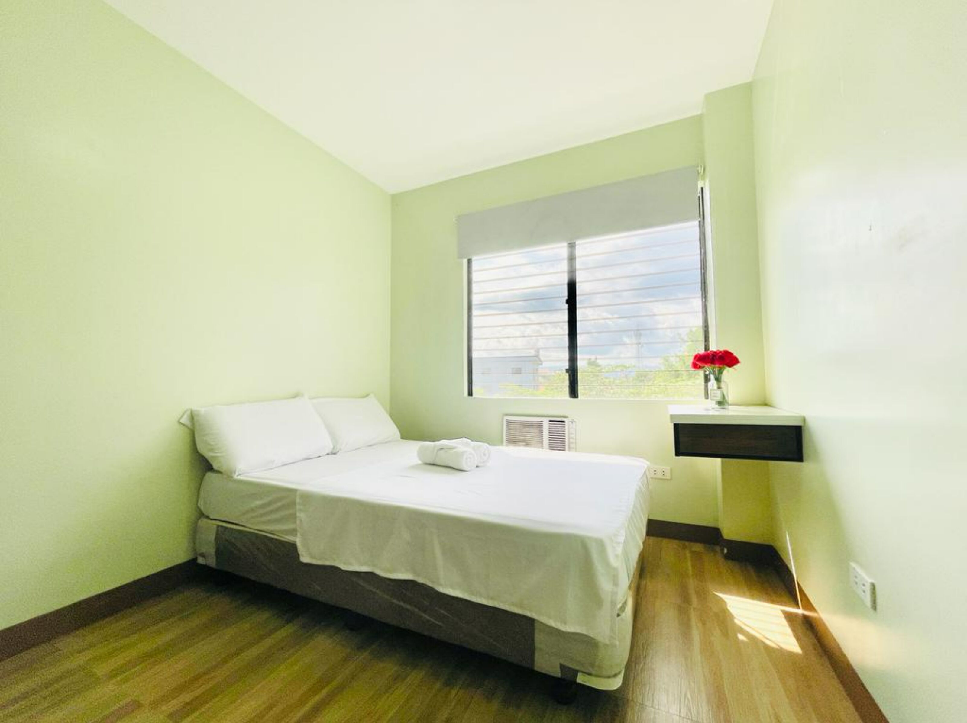 deluxe double room | free wifi, bed sheets