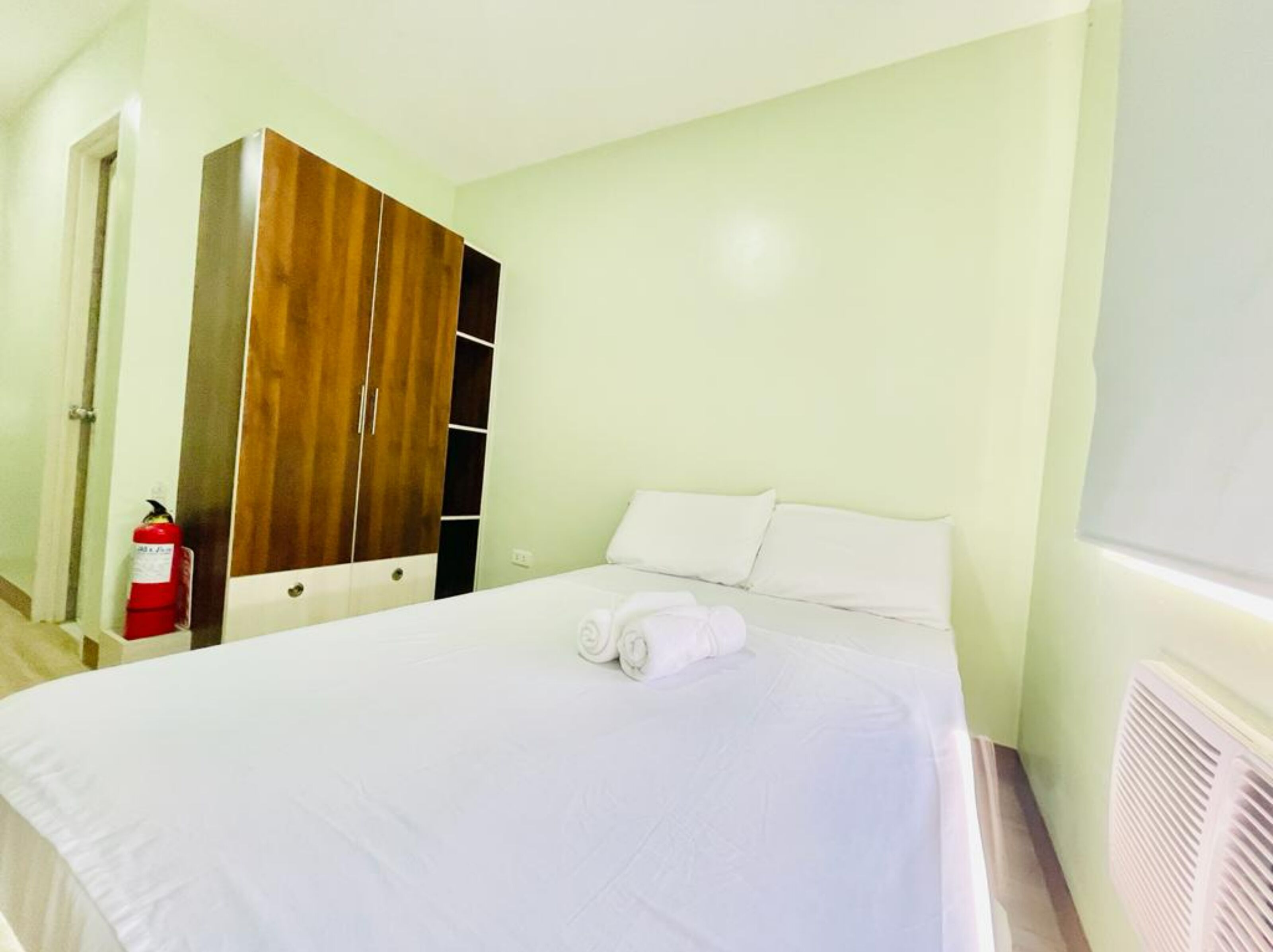 deluxe double room | free wifi, bed sheets