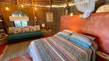 1 bedroom, desk, free WiFi, bed sheets