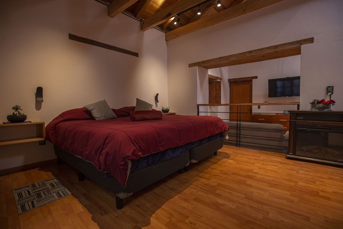 Apartamento junior | 1 dormitorio, tabla de planchar con plancha, wifi gratis y ropa de cama