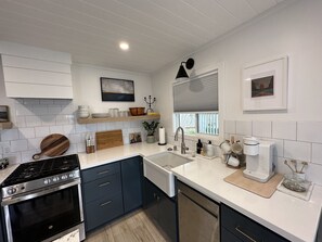 Fridge, microwave, oven, stovetop - Chic Laguna retreat! Steps to beach, designer-furnished, with ocean-view yard. (Laguna Beach)