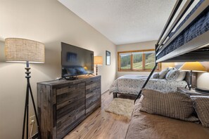2 habitaciones, tabla de planchar con plancha y wifi gratis