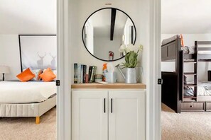 2 bedrooms, iron/ironing board, WiFi, bed sheets - Modern Mountain Chalet -EV charg<br><br> (Big Bear)